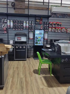 النقاط الأربع المشتركة الأكثر فائدة لآلات الإعلان الرقمية المثبتة على الأرض في السوق(4)