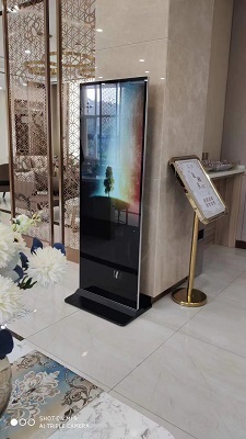 مميزات شاشات العرض الإعلانية الدائمة