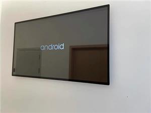 Industrielle Display-Anwendung zur Wandmontage