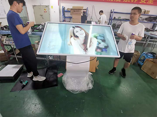 Introducing the Latest Touchscreen Kiosk: Versatile Sizes and Customizable Stands