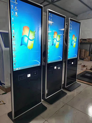 Revolucionaria máquina de publicidad vertical ahora disponible: opciones de varios tamaños, ubicación versátil y capacidad de control remoto