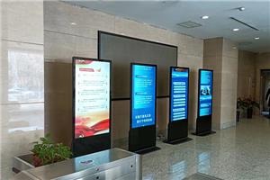 La valeur d'application de la machine publicitaire LCD tactile dans les centres commerciaux et les supermarchés