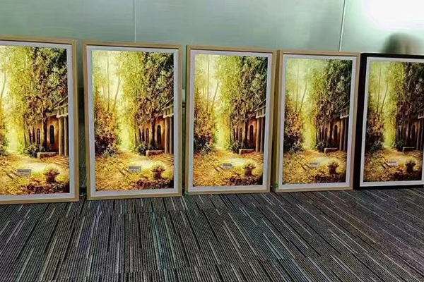 Solução inovadora de publicidade: lançada máquina de publicidade em molduras