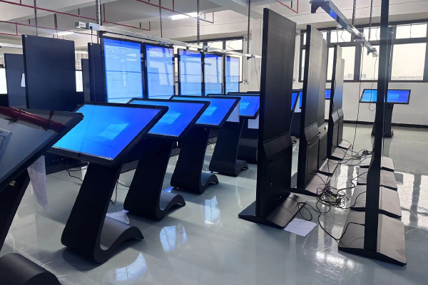 مثل هذا الجهاز الشامل للاستعلام باللمس