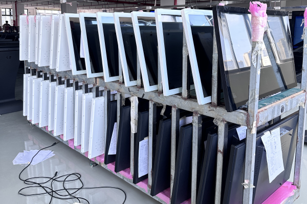 Was ist wichtiger: die Vielseitigkeit oder der Wert kommerzieller LCD-Bildschirme?