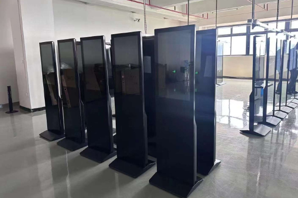 ما الفرق بين آلة الإعلان المستقلة وآلة الإعلان الشبكي؟