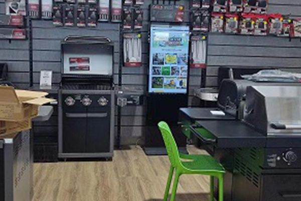 Стоящ рекламен дисплей обратна връзка с клиентите