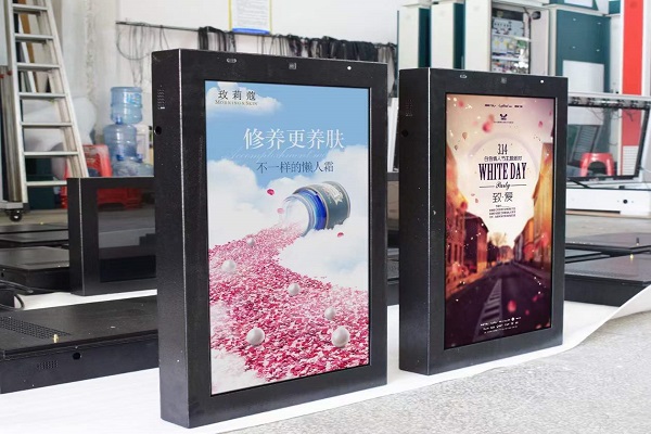 Quão adaptáveis ​​são as máquinas de publicidade externa em diferentes estações do ano