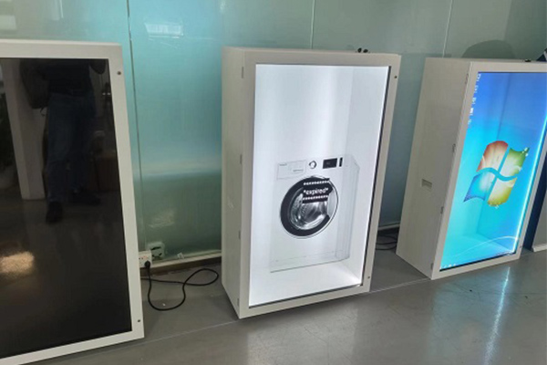 Un gabinete transparente holográfico 2