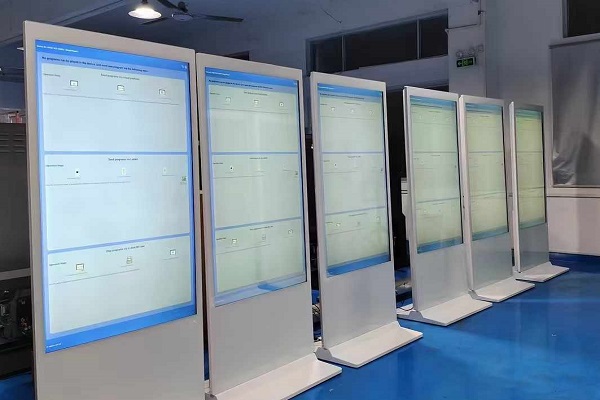 سيناريوهات تطبيق آلات الإعلان العمودية