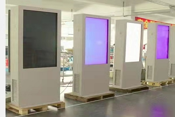 Незаменим дисплей за външна реклама