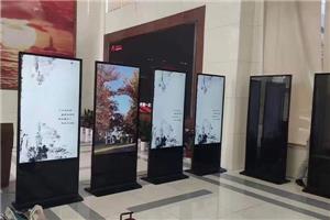 LCD рекламна машина СРЕЩУ традиционен билборд: визуален празник и технологична иновация 1