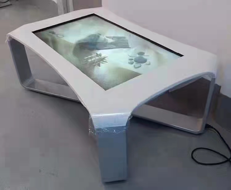 Interactive digital table