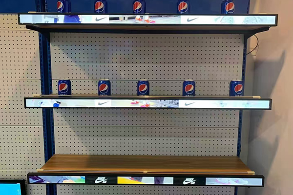 革新的な棚スクリーンディスプレイに関する顧客フィードバック