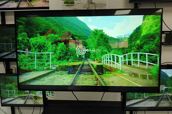 Интерактивна бяла дъска: защо е толкова популярна?