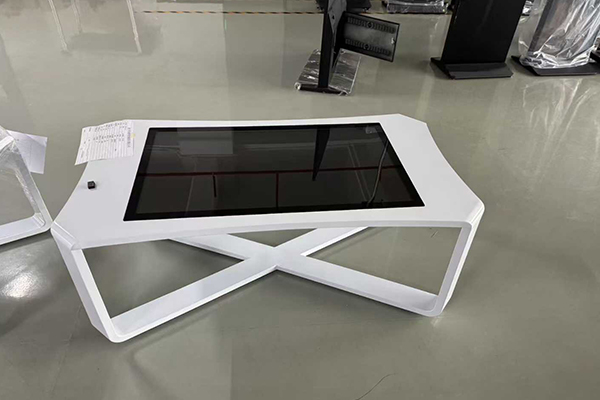 Manutenção diária da máquina de consulta por toque