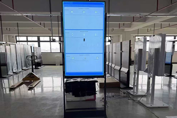 wide-temperature glass LCD advertising machine