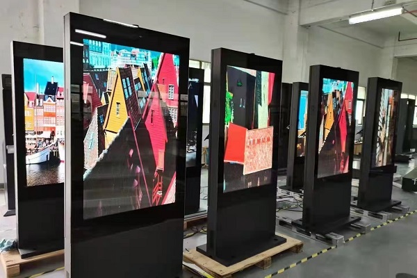 Die Zukunft der Außenwerbung: Wie digitale Anzeigebildschirme öffentliche Räume revolutionieren