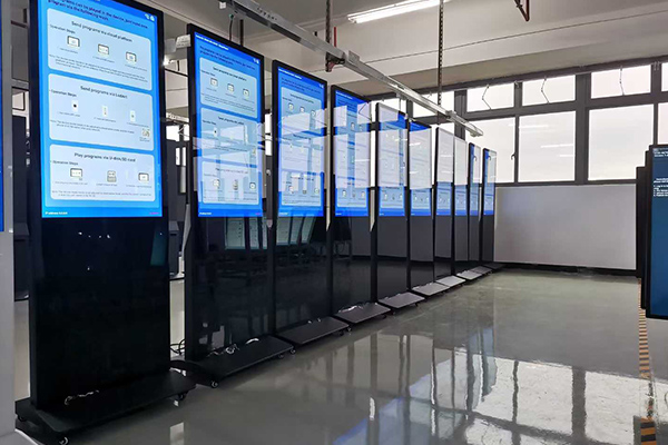 Machine publicitaire LCD verticale : une révolution rentable pour la publicité commerciale