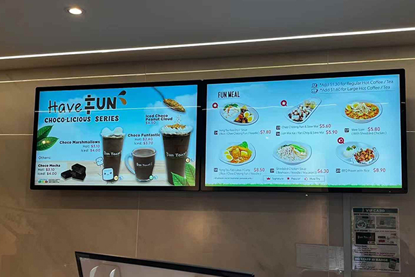 Máy quảng cáo treo tường: làm sáng không gian và tăng cường trải nghiệm thị giác