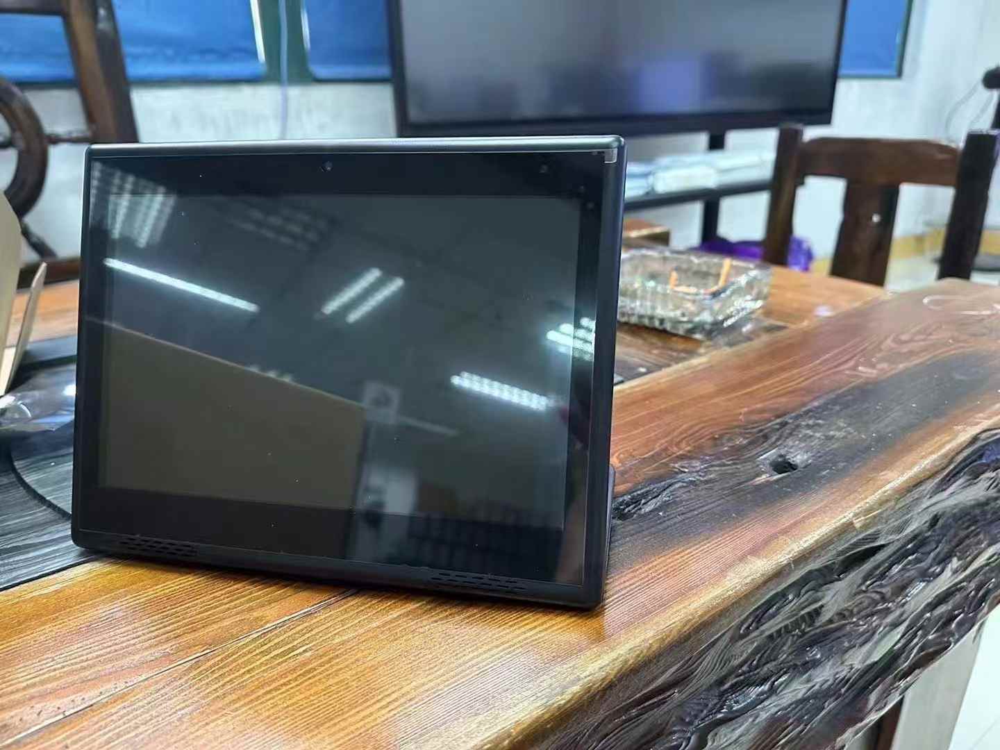 table advertising machine