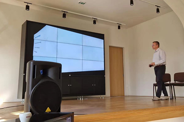 BELOONG LCD video wall