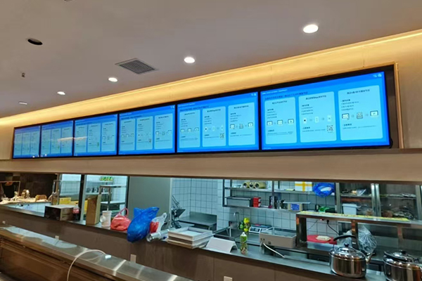 顧客からのフィードバック: 壁掛け広告ディスプレイが小売業のエンゲージメントを向上