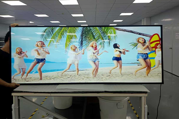 Quais são as características das telas de barra de LCD?