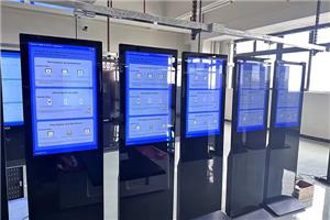 Умная реклама выходит на первый план благодаря напольным дисплеям