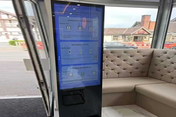縦型広告機のメンテナンスと維持管理はどうすればいいですか?