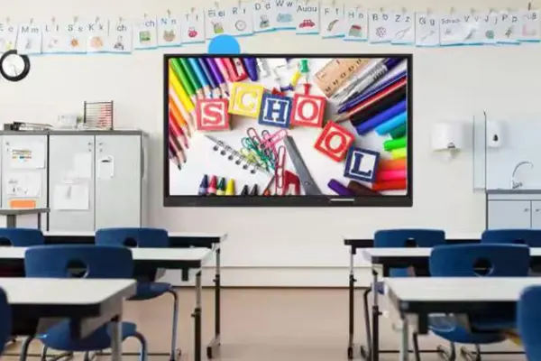 How A Digital Display Board for School Improves Everyday Campus Communication