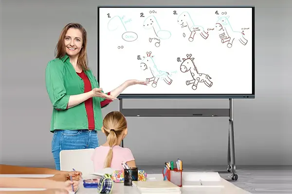 ما الفرق بين السبورة الذكية والسبورة التفاعلية؟