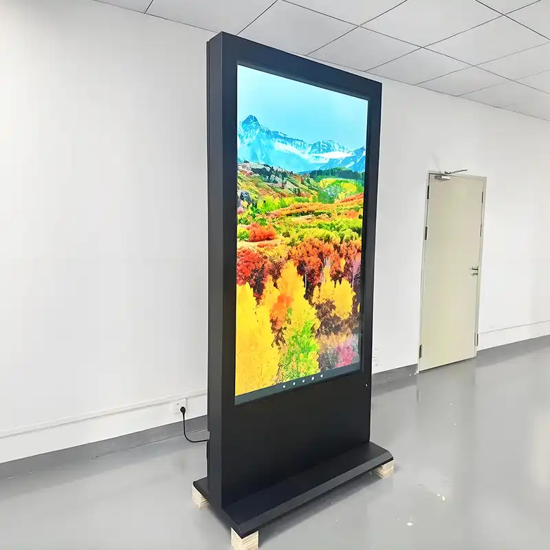 Màn hình quảng cáo kỹ thuật số LCD dạng đứng ngoài trời