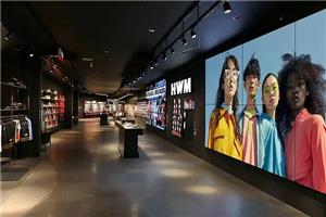 Comment concevoir une signalétique en magasin pour optimiser la visibilité