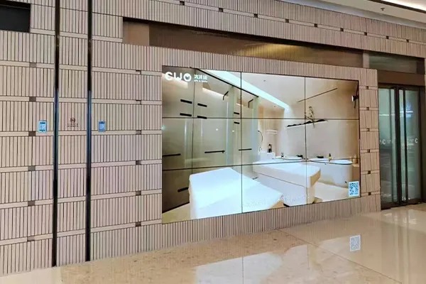 Come i display a parete video migliorano la visibilità delle informazioni: un caso di studio basato sul feedback dei clienti.