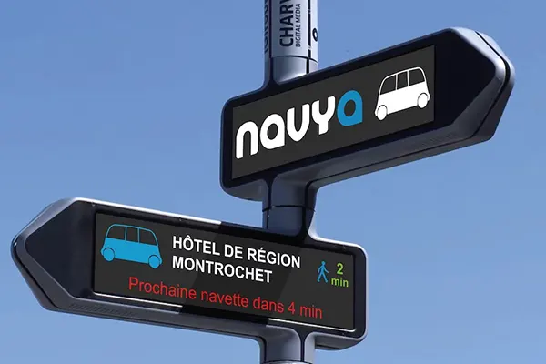 How Digital Road Signs Improve Communication in Smart Cities