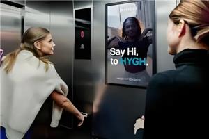 Pantallas digitales en ascensores para comercios minoristas: una nueva frontera para la publicidad en tiendas.
