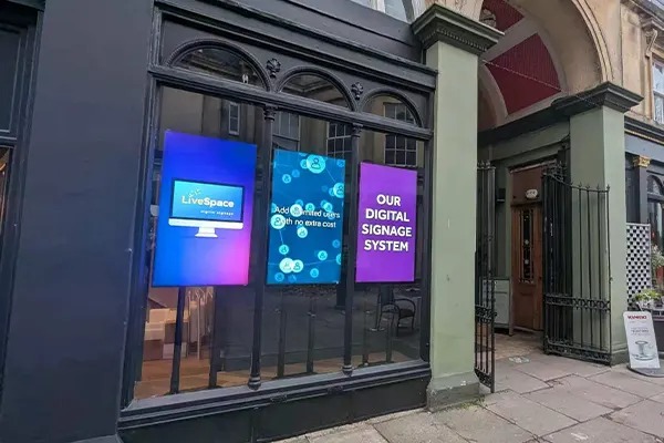 Erfolgsgeschichte von dynamischer digitaler Beschilderung in Katar: Intelligentere Werbung im öffentlichen Raum