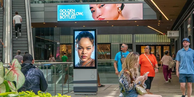 Digital Signage Display