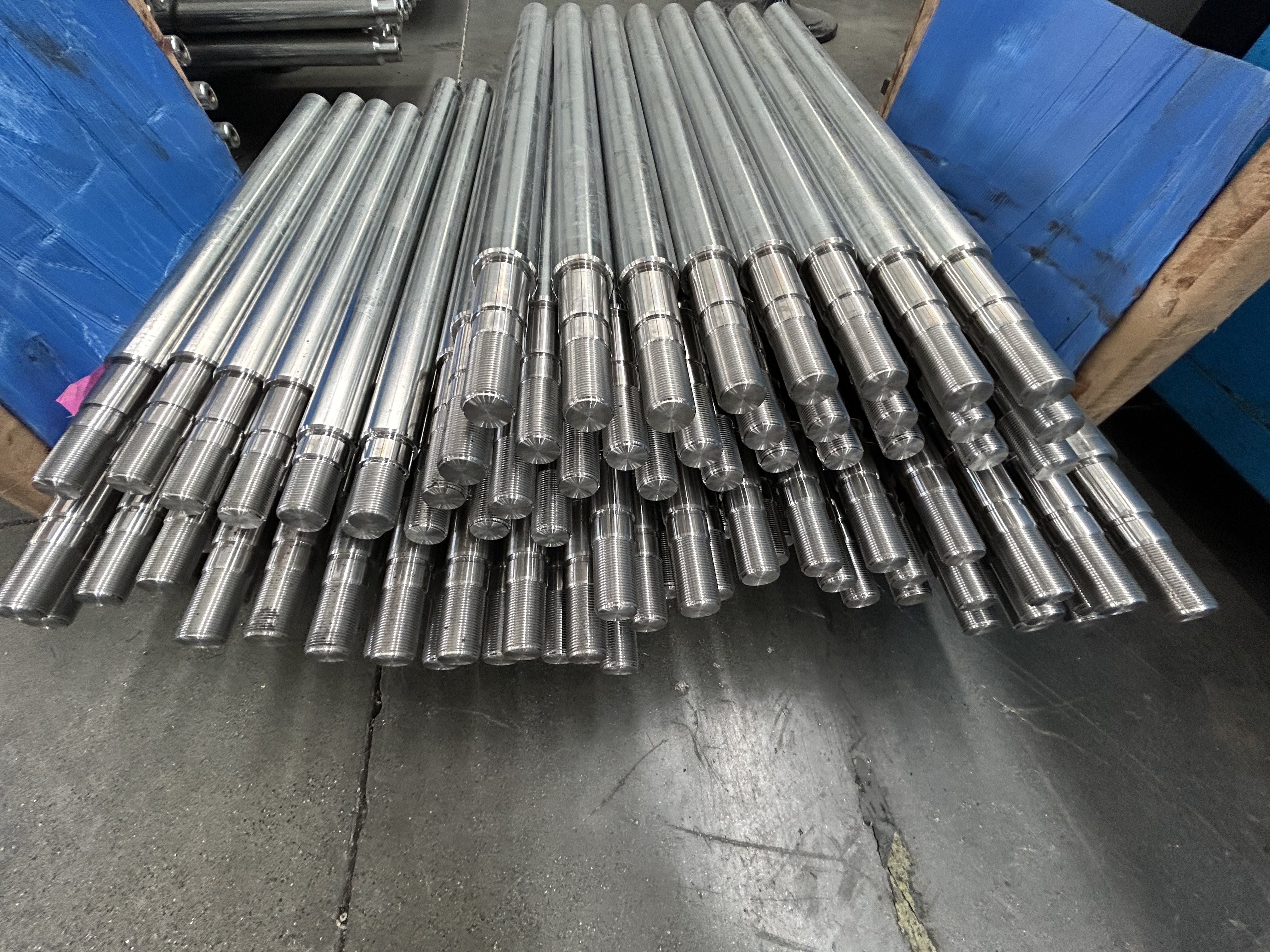 High strength steel piston rod and hard chrome plated to ensure anti-corrosion