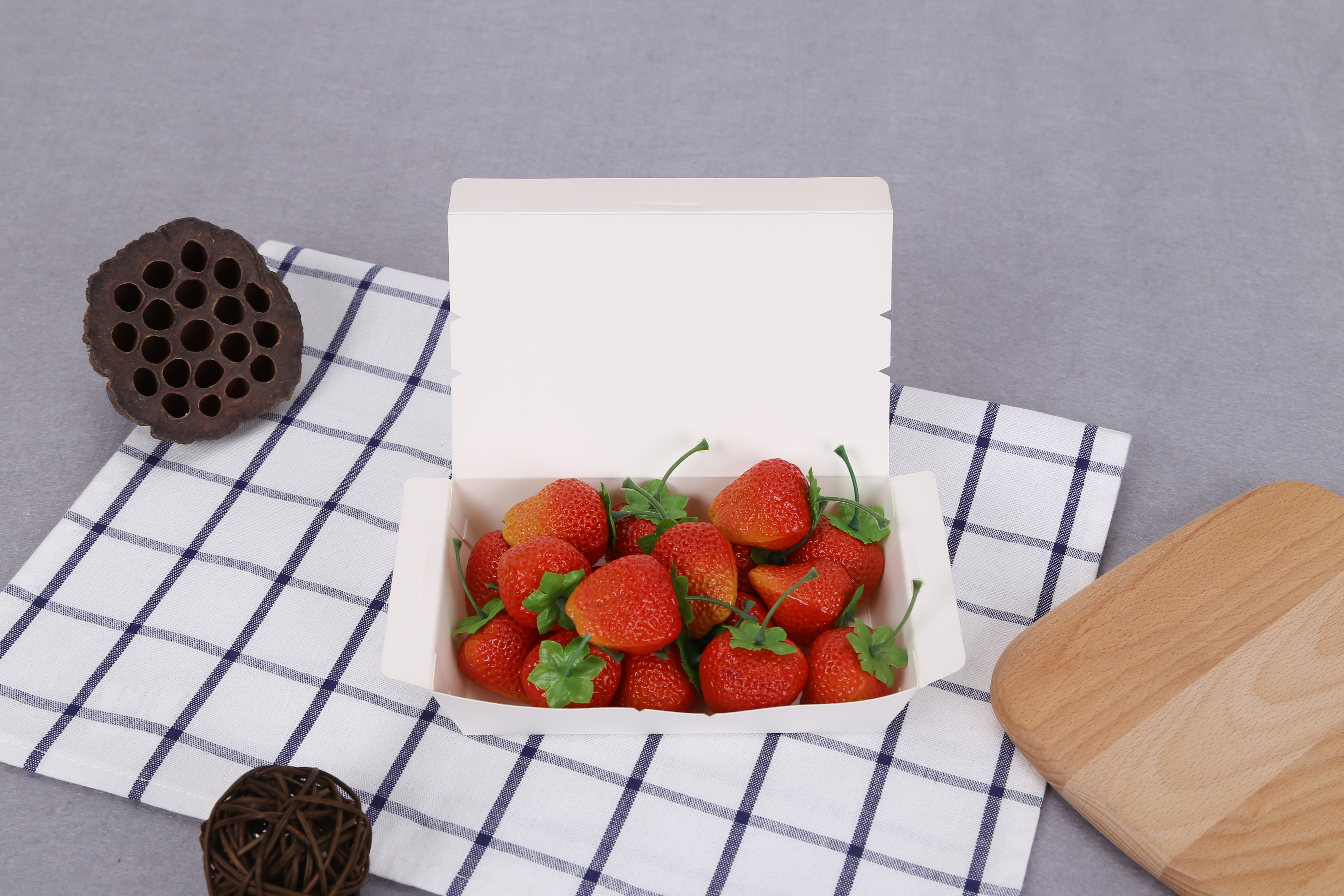 Come migliorare l'accettazione e la propensione dei consumatori a utilizzare contenitori di carta per il pranzo?