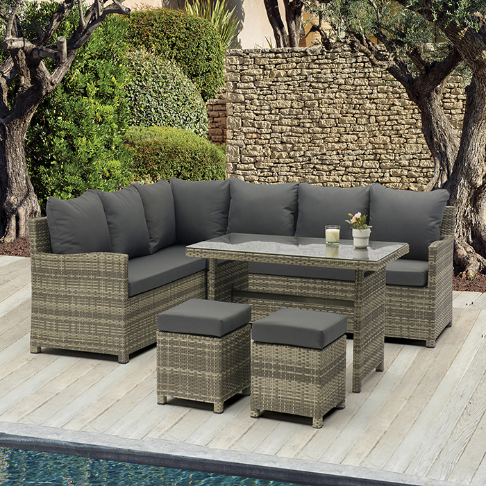 屋外スペースに最適なパティオ家具を選ぶための 5 つのヒント