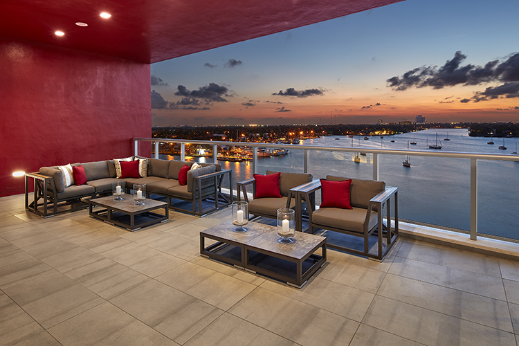 家族に最適な屋外用家具の選び方