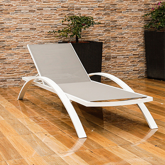 Pool-Lounge-Stühle im Stil von Outdoor-Resort-Terrassenmöbeln