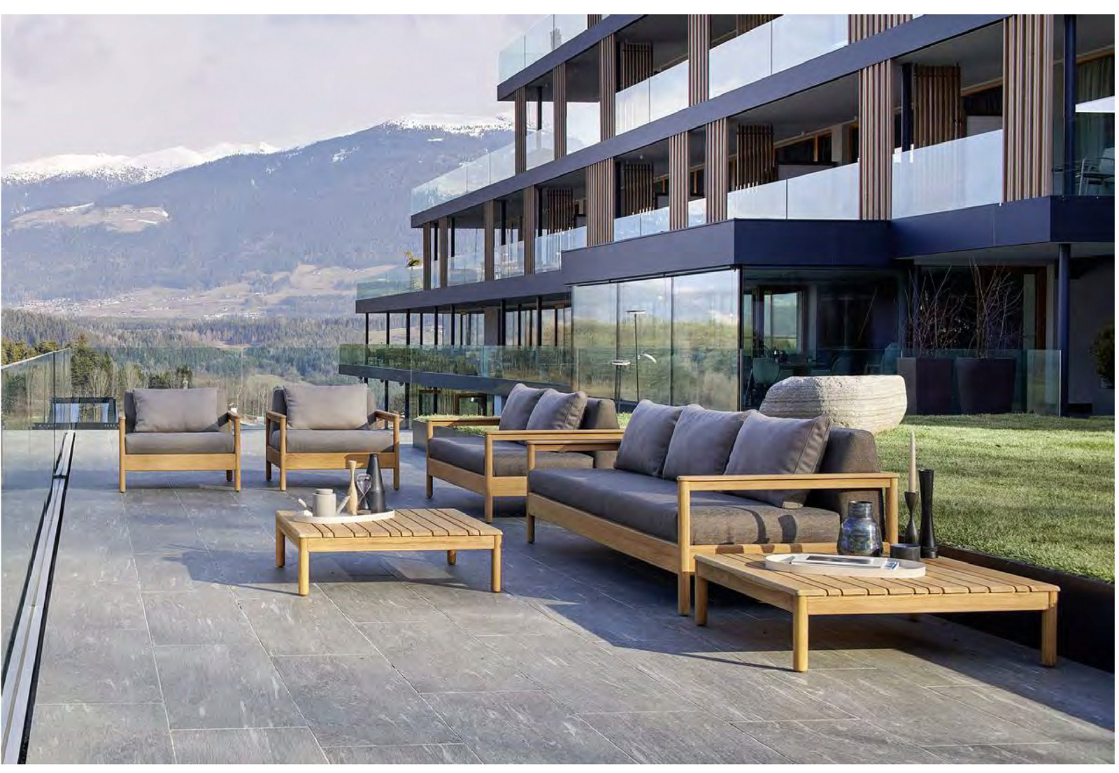 屋外用家具購入ガイド: 目的、素材、スタイル、快適さ