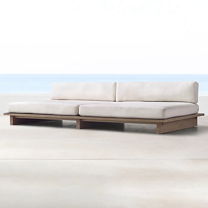 sofá de madera al aire libre
