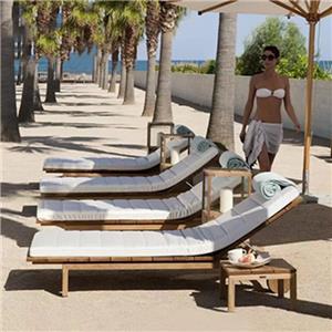 outdoor wooden lounge chair