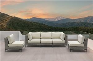 屋外コーナーのガーデンソファは屋外スペースにうまく適応できますか?