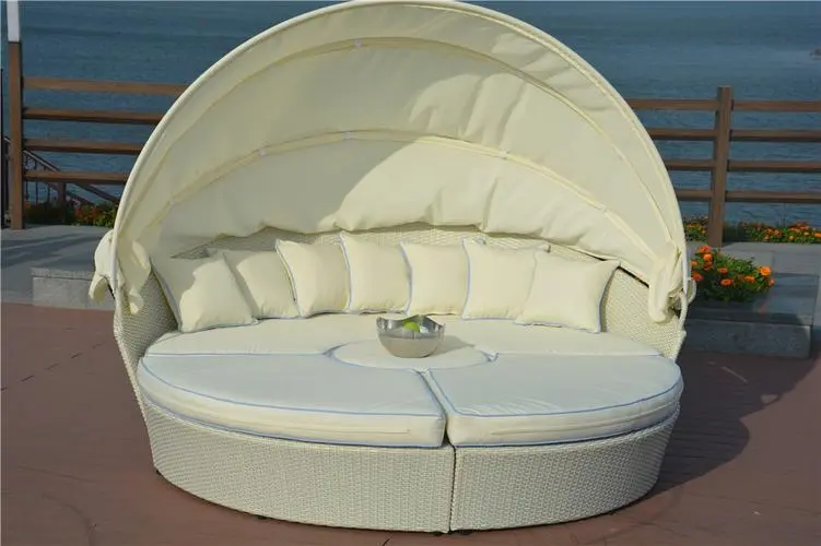 屋外用ソファベッドにはどのような素材が最適ですか?