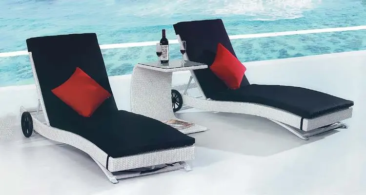 屋外テラスラウンジチェアは屋外での読書や休憩に適していますか?